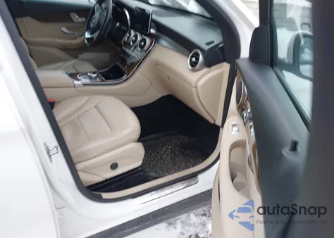 2018 Mercedes-Benz Glc 300 4Matic from USA, damaged, VIN WDC0G4KB0JV068251